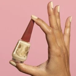 Bloom Beige Nail Polish -Eterna Beauty Shop BeigeHands2